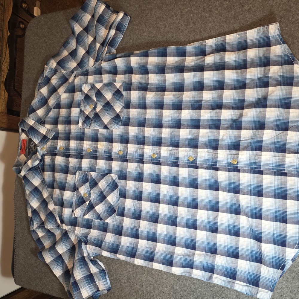 St. John's Bay blue and white plaid performance button-down shirt Large F2